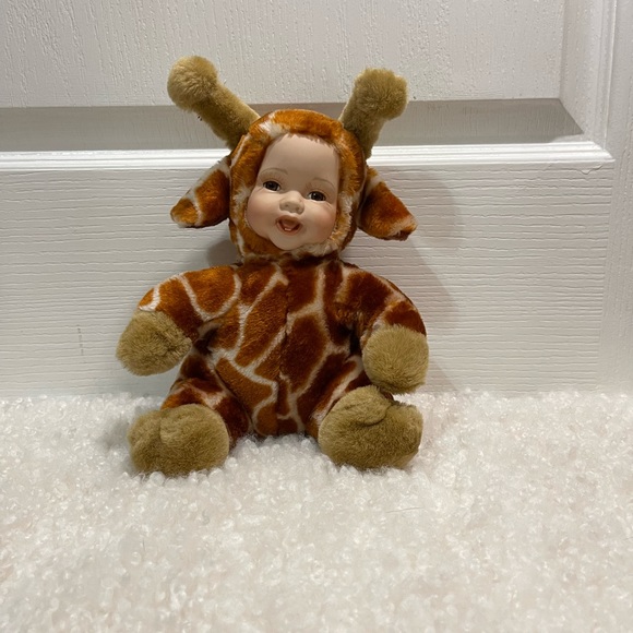 Show Stoppers Babes In the Wild Series Porcelain Face Giraffe Plush Doll - Picture 2 of 6